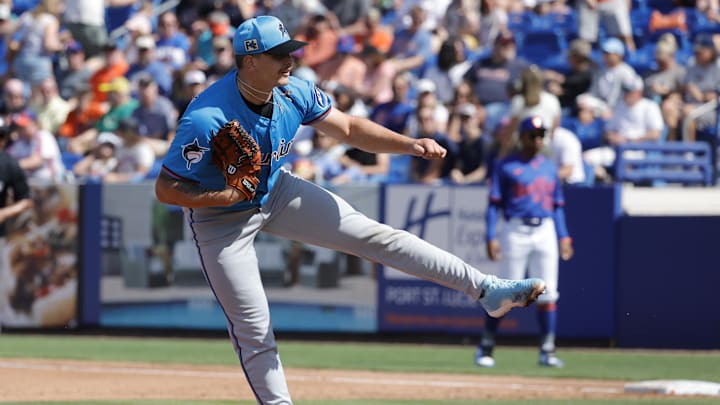 Feb 23, 2025; Port St. Lucie, Florida, USA; Miami Marlins pitcher Robby Snelling throws a pitch during the second inning against the New York Mets at Clover Park. Feb 23, 2025; Port St. Lucie, Florida, USA; Miami Marlins pitcher Robby Snelling throws a pitch during the second inning against the New York Mets at Clover Park.