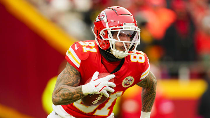 Jan 18, 2025; Kansas City, Missouri, USA; Kansas City Chiefs wide receiver Nikko Remigio (81) returns a kickoff during the first half against Houston Texans in a 2025 AFC divisional round game at GEHA Field at Arrowhead Stadium. Mandatory Credit: Jay Biggerstaff-Imagn Images Jan 18, 2025; Kansas City, Missouri, USA; Kansas City Chiefs wide receiver Nikko Remigio (81) returns a kickoff during the first half against Houston Texans in a 2025 AFC divisional round game at GEHA Field at Arrowhead Stadium. Mandatory Credit: Jay Biggerstaff-Imagn Images
