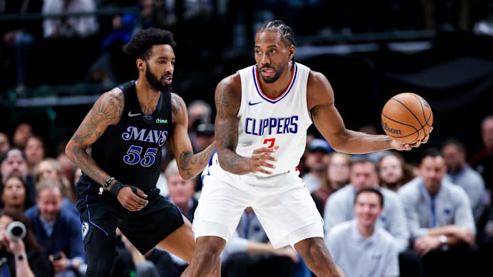 Dec 20, 2023; Dallas, Texas, USA; LA Clippers forward Kawhi Leonard (2) controls the ball as Dallas Dec 20, 2023; Dallas, Texas, USA; LA Clippers forward Kawhi Leonard (2) controls the ball as Dallas