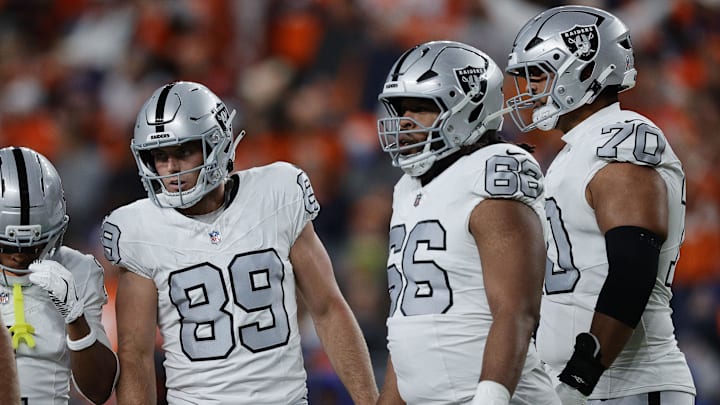 Nov 6, 2025; Denver, Colorado, USA; Las Vegas Raiders tight end Brock Bowers (89) during the first half at Empower Field at Mile High. Mandatory Credit: Isaiah J. Downing-Imagn Images