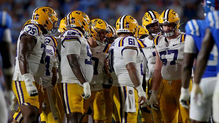 LSU football huddles pre-snap
