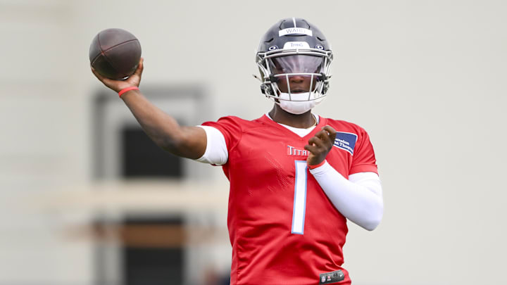 Tennessee Titans quarterback Cam Ward throws during drills during Rookie Mini Camp at Saint Thomas Sports Park. Mandatory Credit: Steve Roberts-Imagn Images