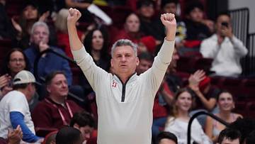 Stanford Coach Smith: Pro Players Undermine College Basketball