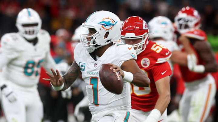Miami Dolphins v Kansas City Chiefs Miami Dolphins v Kansas City Chiefs
