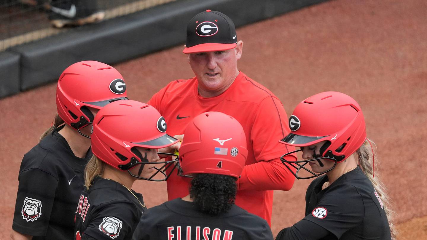 Georgia opens door for home-field advantage until Women's College World Series