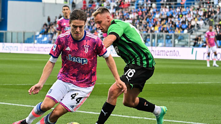 Nicolo Fagioli and Davide Frattesi up against each other in Serie A 