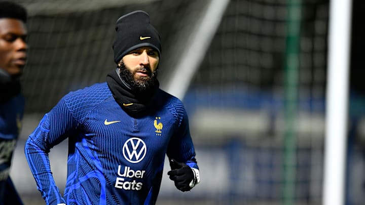 Benzema sentiu problema físico em primeiro treino com a França