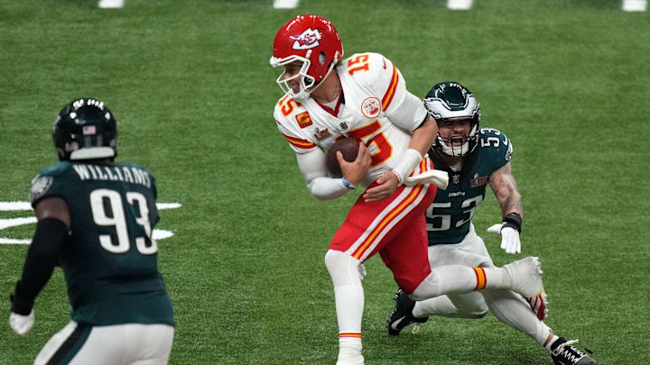  Philadelphia Eagles linebacker Zack Baun (53) makes a tackle on Kansas City Chiefs quarterback Patrick Mahomes (15)  Mandatory Credit: Kirby Lee-Imagn Images