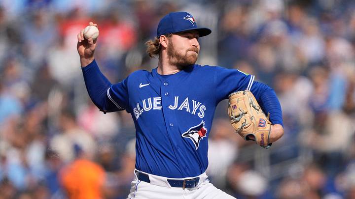 Sep 26, 2026; Toronto, Ontario, CAN; Toronto Blue Jays starting pitcher Spencer Miles (62) pitches to the Cincinnati Reds during the third inning at Rogers Centre. Mandatory Credit: John E. Sokolowski-Imagn Images Sep 26, 2026; Toronto, Ontario, CAN; Toronto Blue Jays starting pitcher Spencer Miles (62) pitches to the Cincinnati Reds during the third inning at Rogers Centre. Mandatory Credit: John E. Sokolowski-Imagn Images