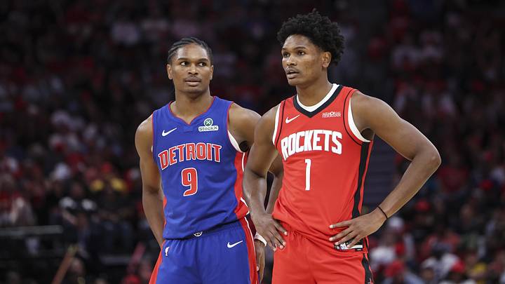 Oct 24, 2025; Houston, Texas, USA; Detroit Pistons guard Ausar Thompson (9) and twin brother Houston Rockets guard Amen Thompson (1) stand on the court during the third quarter at Toyota Center. Mandatory Credit: Troy Taormina-Imagn Images Oct 24, 2025; Houston, Texas, USA; Detroit Pistons guard Ausar Thompson (9) and twin brother Houston Rockets guard Amen Thompson (1) stand on the court during the third quarter at Toyota Center. Mandatory Credit: Troy Taormina-Imagn Images