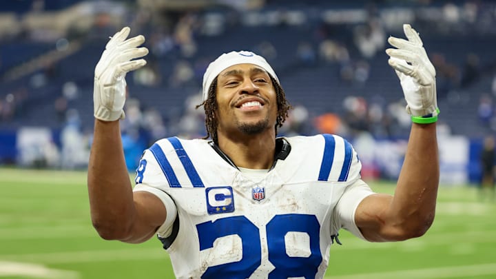 Tennessee Titans v Indianapolis Colts