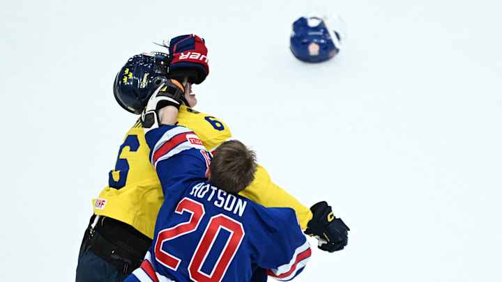 IHOCKEY-JUNIOR-USA-SWE