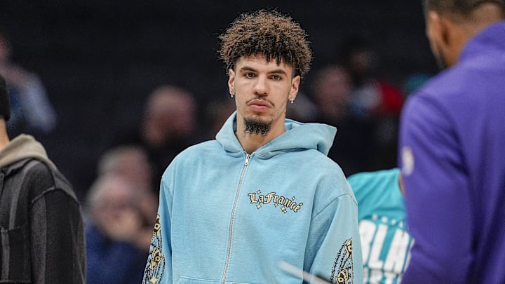 Feb 3, 2025; Charlotte, North Carolina, USA; Charlotte Hornets guard LaMelo Ball (1) during the first half against the Washington Wizards at Spectrum Center. Mandatory Credit: Jim Dedmon-Imagn Images Feb 3, 2025; Charlotte, North Carolina, USA; Charlotte Hornets guard LaMelo Ball (1) during the first half against the Washington Wizards at Spectrum Center. Mandatory Credit: Jim Dedmon-Imagn Images