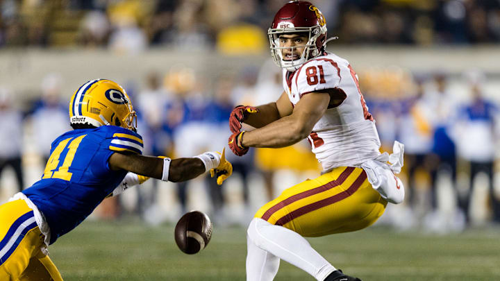Dec 4, 2021; Berkeley, California, USA; California Golden Bears linebacker Isiah Young (41) breaks