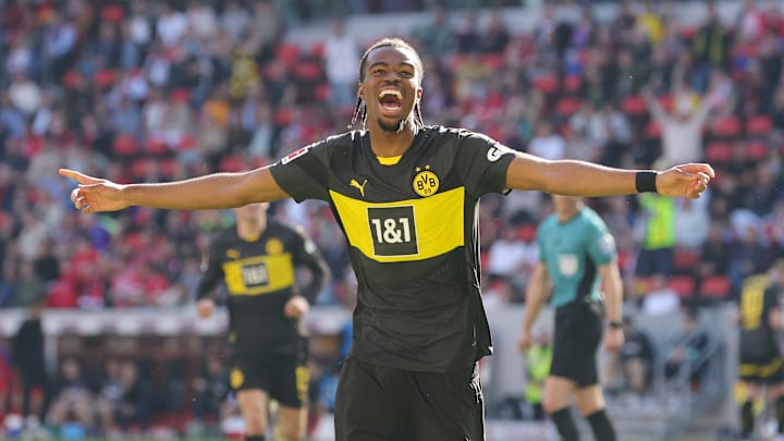 Carney Chukwuemeka could be staying at Borussia Dortmund after all