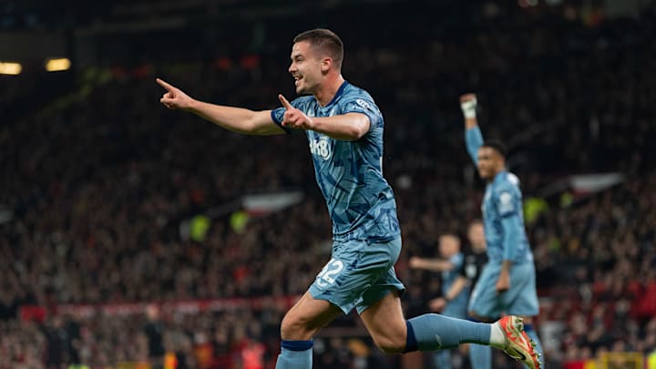Manchester United v Aston Villa - Premier League