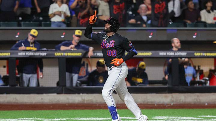 Aug 25, 2026; New York City, New York, USA;  New York Mets center fielder Luis Robert Jr. (88) gestures after hitting a solo home run in the sixth inning against the Milwaukee Brewers at Citi Field.  Mandatory Credit: Wendell Cruz-Imagn Images