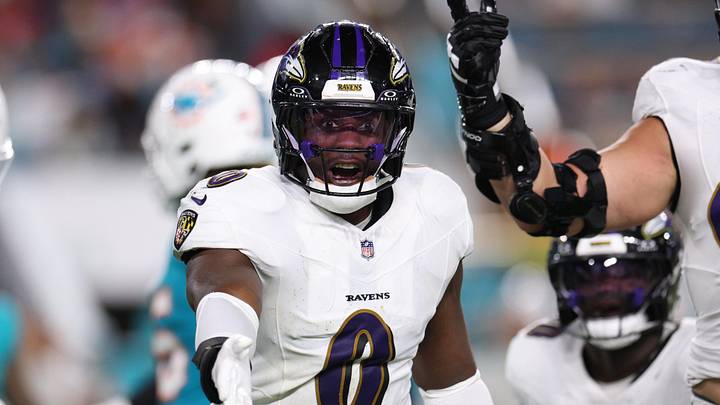 Oct 30, 2025; Miami Gardens, Florida, USA; Baltimore Ravens inside linebacker Roquan Smith (0) reacts during the second quarter against the Miami Dolphins at Hard Rock Stadium. Mandatory Credit: Nathan Ray Seebeck-Imagn Images Oct 30, 2025; Miami Gardens, Florida, USA; Baltimore Ravens inside linebacker Roquan Smith (0) reacts during the second quarter against the Miami Dolphins at Hard Rock Stadium. Mandatory Credit: Nathan Ray Seebeck-Imagn Images