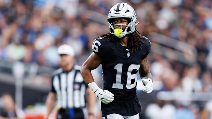 Tennessee Titans v Las Vegas Raiders