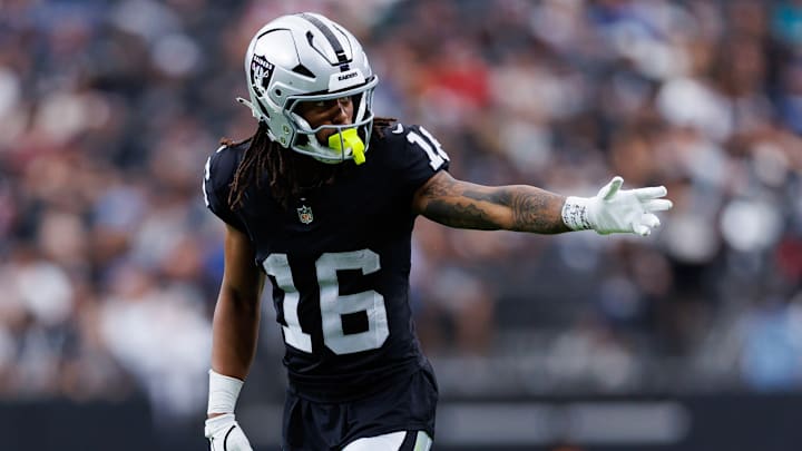 Tennessee Titans v Las Vegas Raiders