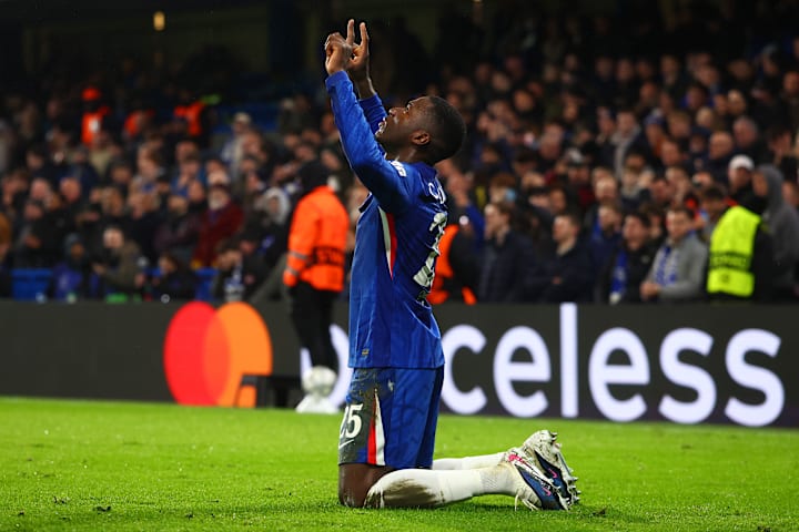 โมอิเซส ไกเซโด