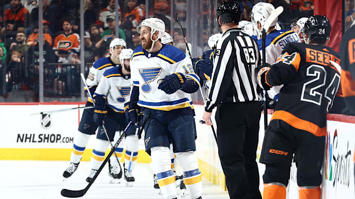 Kevin Hayes broke a 19-game goalless drop to help the Blues to a much needed win over the Flyers.