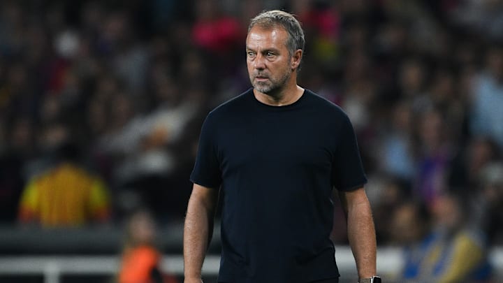 Hansi Flick est l'entraîneur du FC Barcelone.