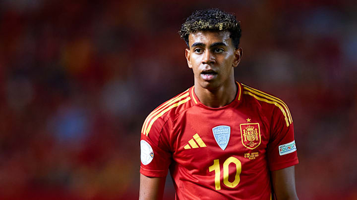 Lamine Yamal débute comme titulaire face aux Pays-Bas.