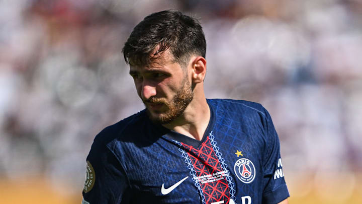 Khvicha Kvaratskhelia est l'un des joueurs les mieux payés de l'effectif du PSG. Khvicha Kvaratskhelia est l'un des joueurs les mieux payés de l'effectif du PSG.