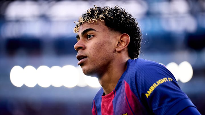 Lamine Yamal débutera titulaire avec le FC Barcelone.