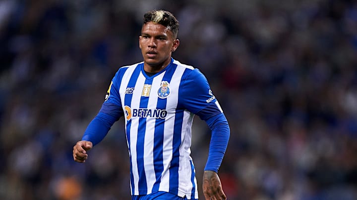 Gabriel Verón, ex-Palmeiras e hoje no Porto, é um dos jovens meias-direitas mais promissores do FIFA 23