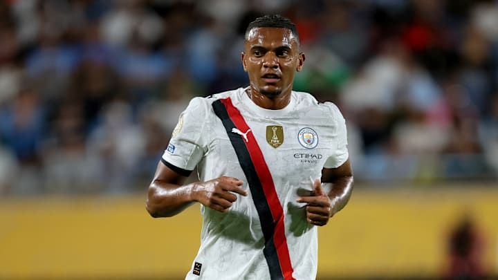 Manuel Akanji, do Manchester City, deve fechar com o Galatasaray