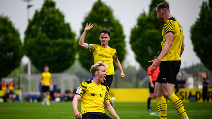 Wie stehen die Chancen von Julian Rijkhoff (vorne) und Co., für die Profis zu kicken?