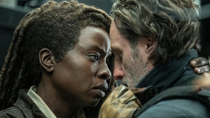 Danai Gurira as Michonne, Andrew Lincoln as Rick Grimes - The Walking Dead: The Ones Who Live _ Season 1, Episode 2 - Photo Credit: Gene Page/AMC