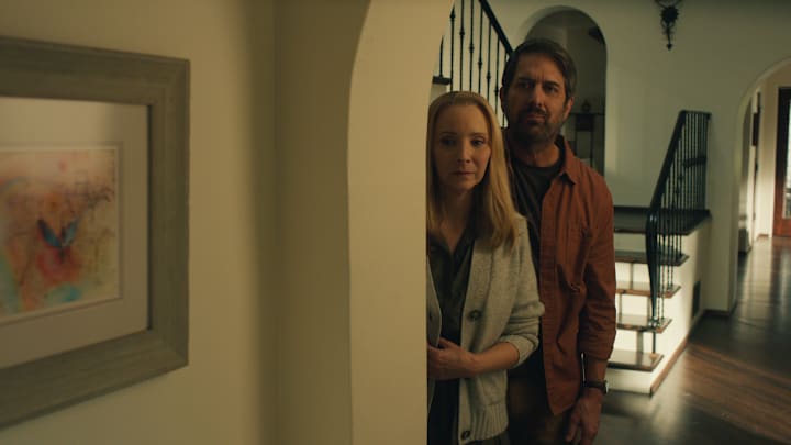 NO GOOD DEED. (L to R) Lisa Kudrow as Lydia and Ray Romano as Paul in Episode 105 of No Good Deed