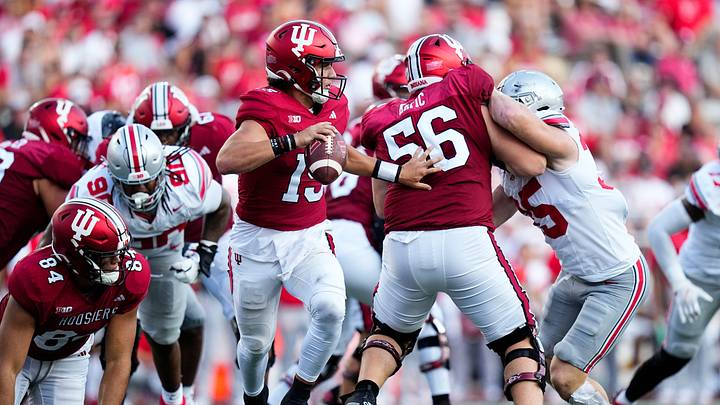 Sep 2, 2023; Bloomington, Indiana, USA; Indiana Hoosiers quarterback Brendan Sorsby (15) scrambles during the second half of the NCAA football game against the Ohio State Buckeyes at Indiana University Memorial Stadium. Ohio State won 23-3. Sep 2, 2023; Bloomington, Indiana, USA; Indiana Hoosiers quarterback Brendan Sorsby (15) scrambles during the second half of the NCAA football game against the Ohio State Buckeyes at Indiana University Memorial Stadium. Ohio State won 23-3.