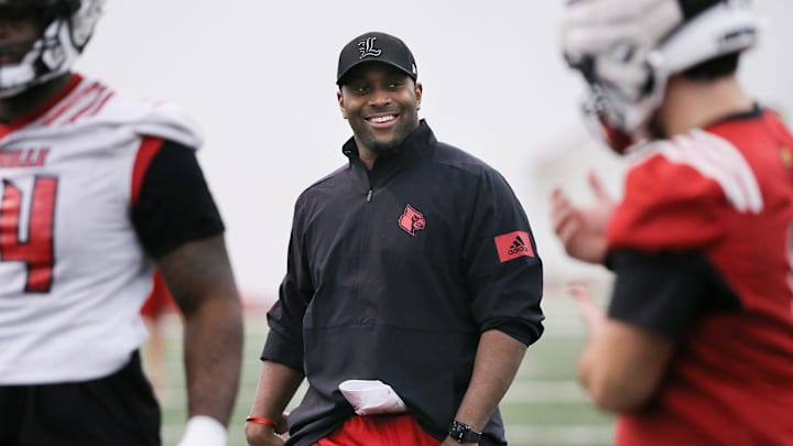 U of L inside linebackers coach Derek Nicholson watches practice at the Trager Center in Louisville, Ky. on Mar. 6, 2020.

Uofl01 Sam