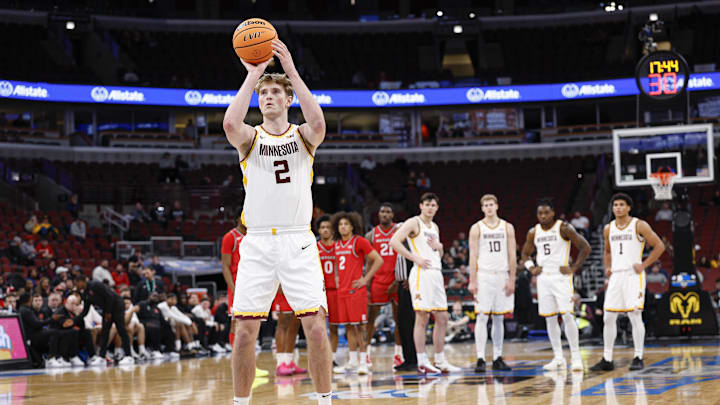 Mar 11, 2026; Chicago, IL, USA; Minnesota Golden Gophers forward Grayson Grove (2) shoots a free throw against the Rutgers Scarlet Knights during the second half at United Center. Mandatory Credit: Kamil Krzaczynski-Imagn Images