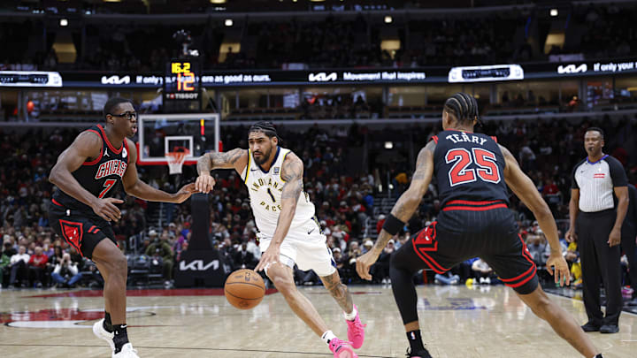 Dec 6, 2024; Chicago, Illinois, USA; Indiana Pacers forward Obi Toppin (1) drives to the basket against the Chicago Bulls during the first half at United Center. Mandatory Credit: Kamil Krzaczynski-Imagn Images Dec 6, 2024; Chicago, Illinois, USA; Indiana Pacers forward Obi Toppin (1) drives to the basket against the Chicago Bulls during the first half at United Center. Mandatory Credit: Kamil Krzaczynski-Imagn Images