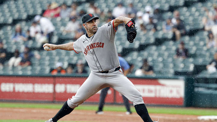 Jun 29, 2025; Chicago, Illinois, USA; San Francisco Giants starting pitcher Justin Verlander (35) delivers a pitch against the Chicago White Sox during the first inning at Rate Field. Jun 29, 2025; Chicago, Illinois, USA; San Francisco Giants starting pitcher Justin Verlander (35) delivers a pitch against the Chicago White Sox during the first inning at Rate Field.