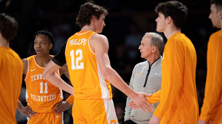 Tennessee Volunteers Head Coach Rick Barnes calls a timeout against the Vanderbilt Commodores during their game at Memorial Gym in Nashville, Tenn., Saturday, Jan. 18, 2025.