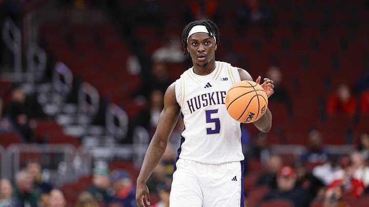 Mar 11, 2026; Chicago, IL, USA; Washington Huskies guard Zoom Diallo (5) brings the ball up court against the Southern California Trojans during the second half at United Center. Mandatory Credit: Kamil Krzaczynski-Imagn Images Mar 11, 2026; Chicago, IL, USA; Washington Huskies guard Zoom Diallo (5) brings the ball up court against the Southern California Trojans during the second half at United Center. Mandatory Credit: Kamil Krzaczynski-Imagn Images