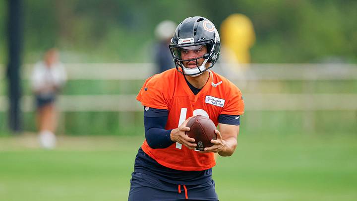 Chicago Bears quarterback Caleb Williams (18) looks to pass the ball during training camp at Halas Hall.