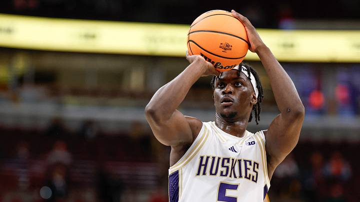 Mar 11, 2026; Chicago, IL, USA; Washington Huskies guard Zoom Diallo (5) shoots a free throw against the Southern California Trojans during the overtime at United Center. Mandatory Credit: Kamil Krzaczynski-Imagn Images Mar 11, 2026; Chicago, IL, USA; Washington Huskies guard Zoom Diallo (5) shoots a free throw against the Southern California Trojans during the overtime at United Center. Mandatory Credit: Kamil Krzaczynski-Imagn Images