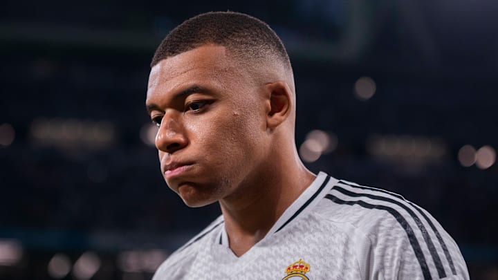 Kylian Mbappé sustained a thigh injury against Alavés.
