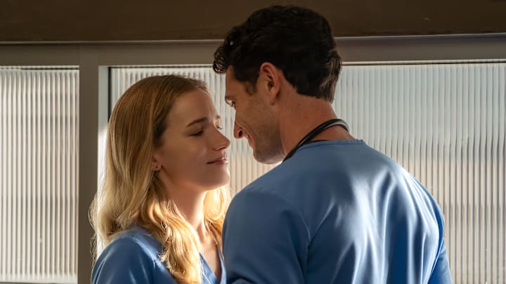 Pulse. (L to R) Willa Fitzgerald as Danny and Colin Woodell as Phillips in Episode 107 of Pulse