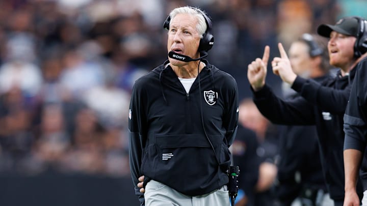 Tennessee Titans v Las Vegas Raiders Tennessee Titans v Las Vegas Raiders