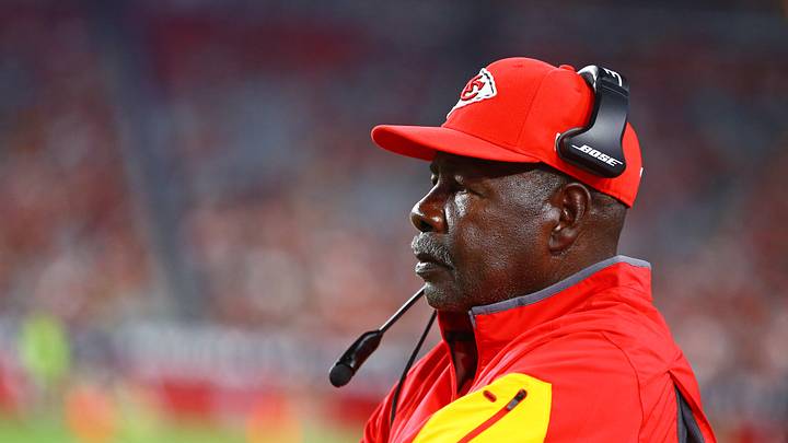 Aug 15, 2015; Glendale, AZ, USA; Kansas City Chiefs defensive backs coach Emmitt Thomas against the Arizona Cardinals during a preseason NFL football game at University of Phoenix Stadium. Mandatory Credit: Mark J. Rebilas-USA TODAY Sports
