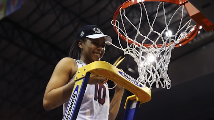 South Carolina basketball alum Allisha Gray