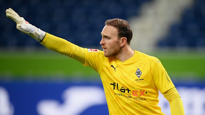 Gladbachs Nummer zwei Tobias Sippel hat sich eine Schulterverletzung zugezogen Gladbachs Nummer zwei Tobias Sippel hat sich eine Schulterverletzung zugezogen